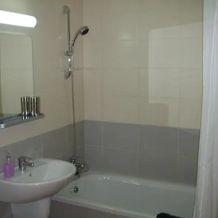 Elysian Fields & No. 302, Block B2 Apartman Terszefánu